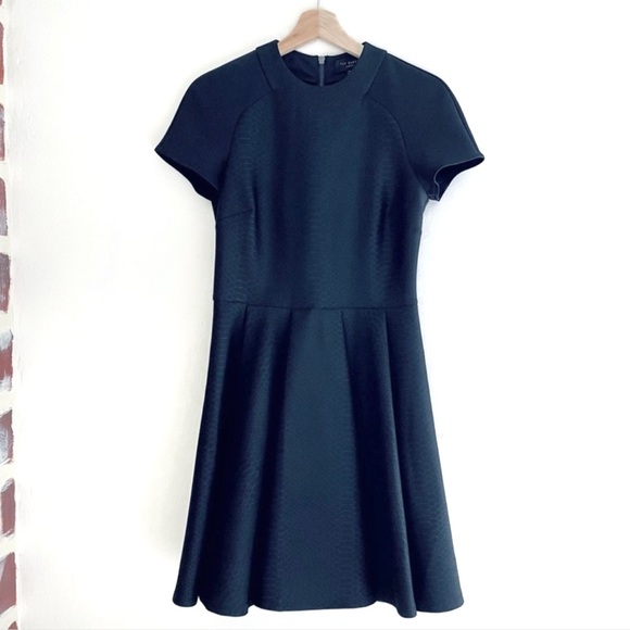 Ted Baker Melisse Snake Neoprene Short Sleeve Mini Dress Black Ted Sz 2 US Sz 6 - Picture 2 of 16